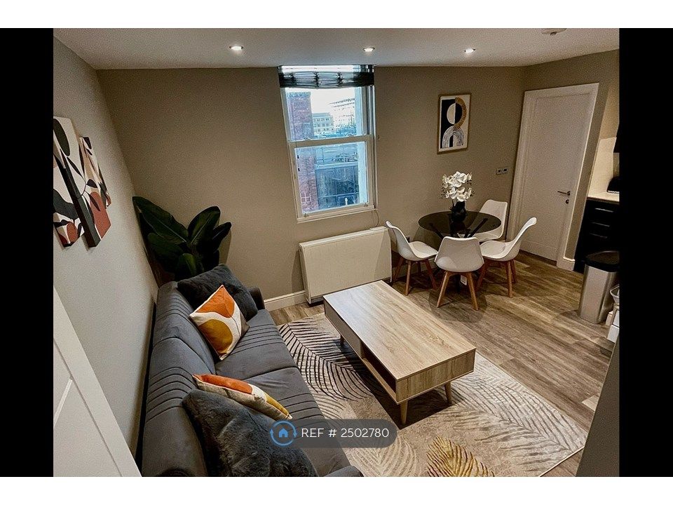 Property photo 2 of 13 Lounge