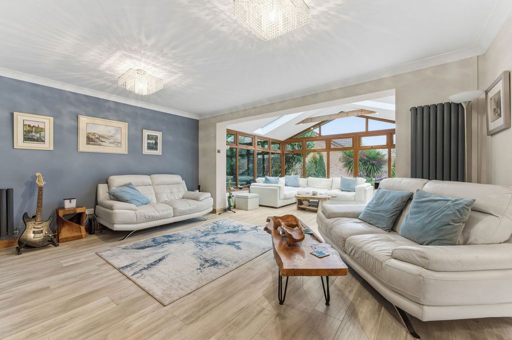 Property photo 2 of 41