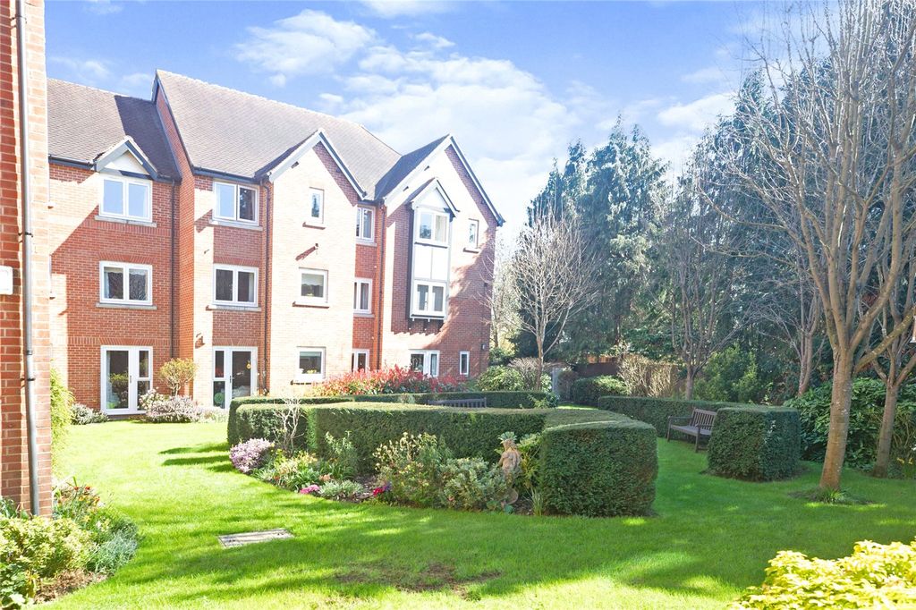 Property photo 2 of 14 Gardens