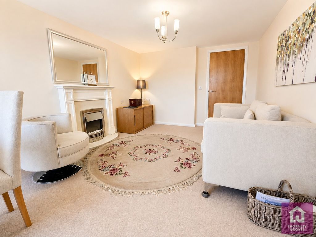 Property photo 3 of 12 Pbox-Img.Png