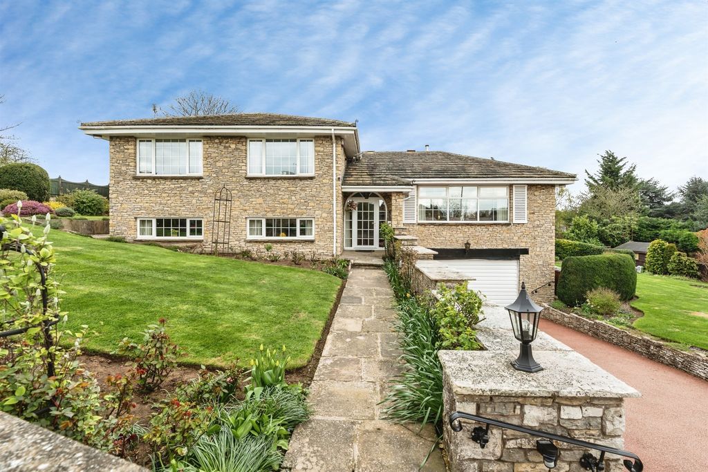 Property photo 1 of 23