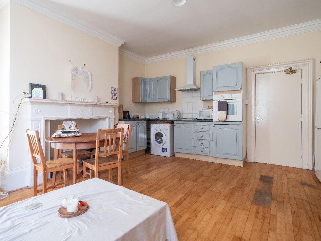 Property photo 3 of 23 2880884