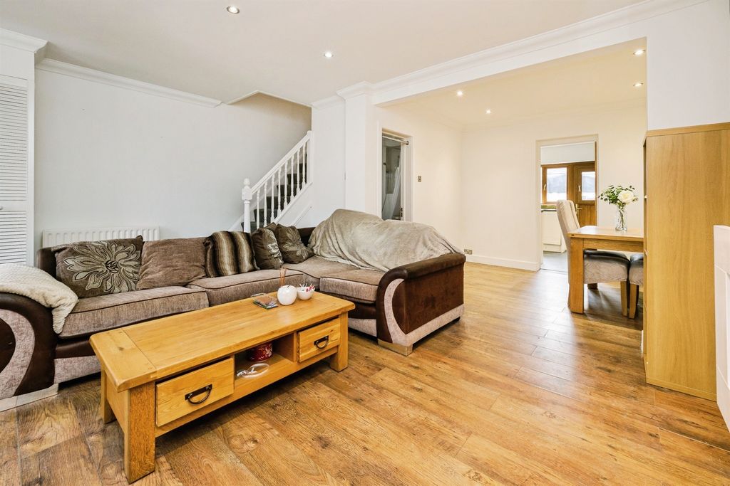 Property photo 3 of 21