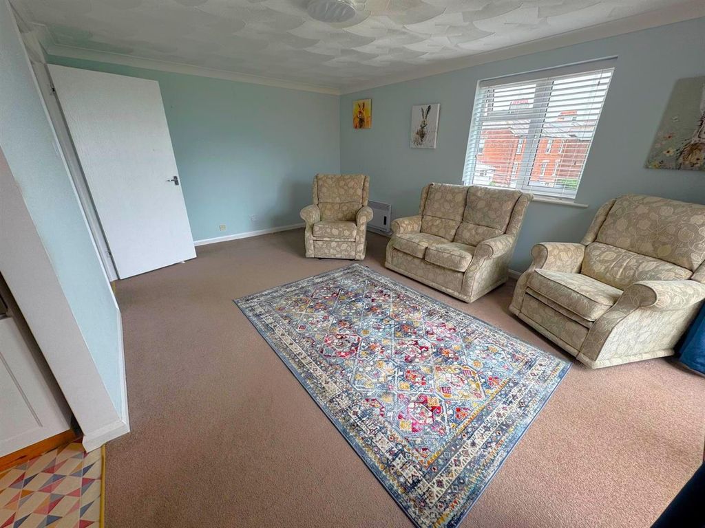 Additional image 7 of 1 bed flat for saleTavistock Road, Launceston PL15
