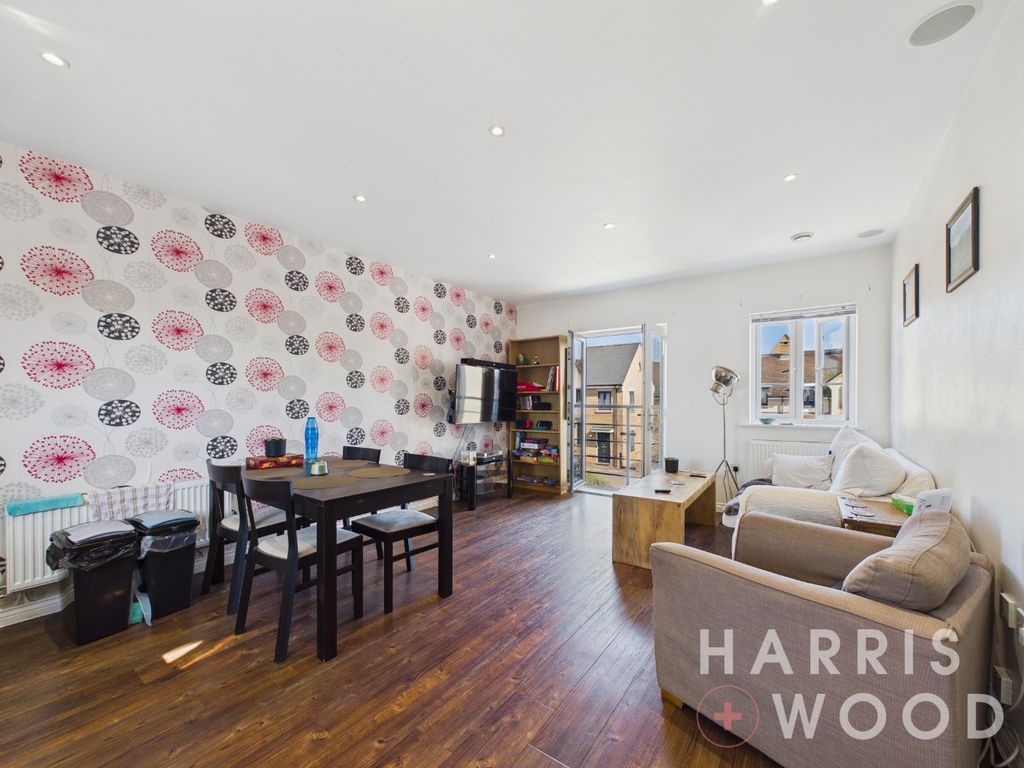 Property photo 2 of 14 5245304