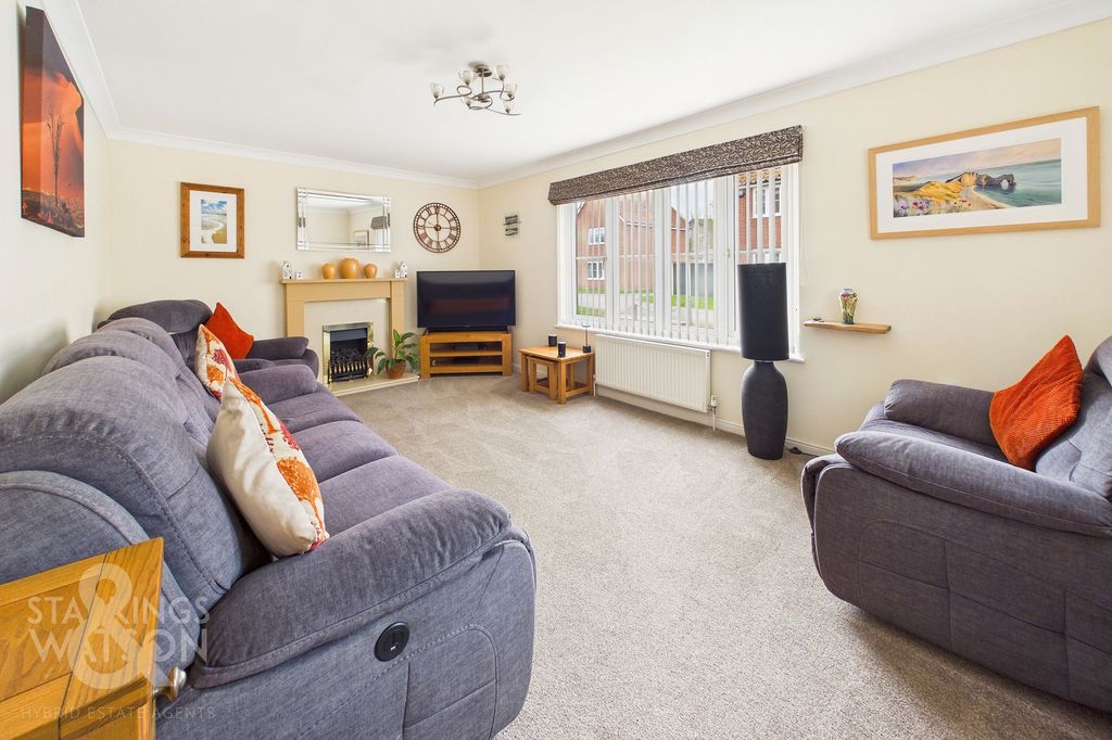 Property photo 2 of 28