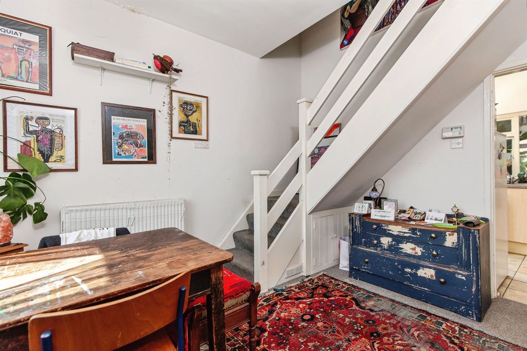 Property photo 3 of 25