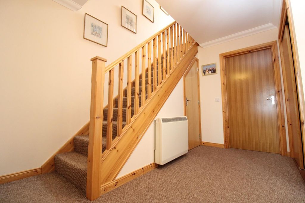 Property photo 2 of 15 Entrance Hall.Jpg