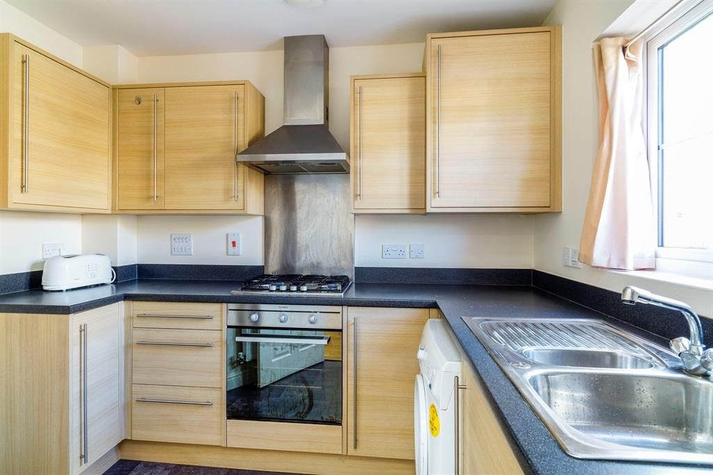 Property photo 3 of 7 Kitchen