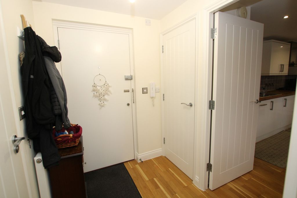 Property photo 2 of 6