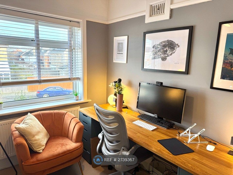 Property photo 2 of 5 Bedroom 2 (Currently An Office, Can Be A Bedroom)