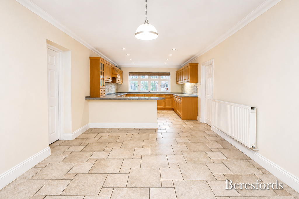 Property photo 3 of 18 Kitchen/Diner View 3