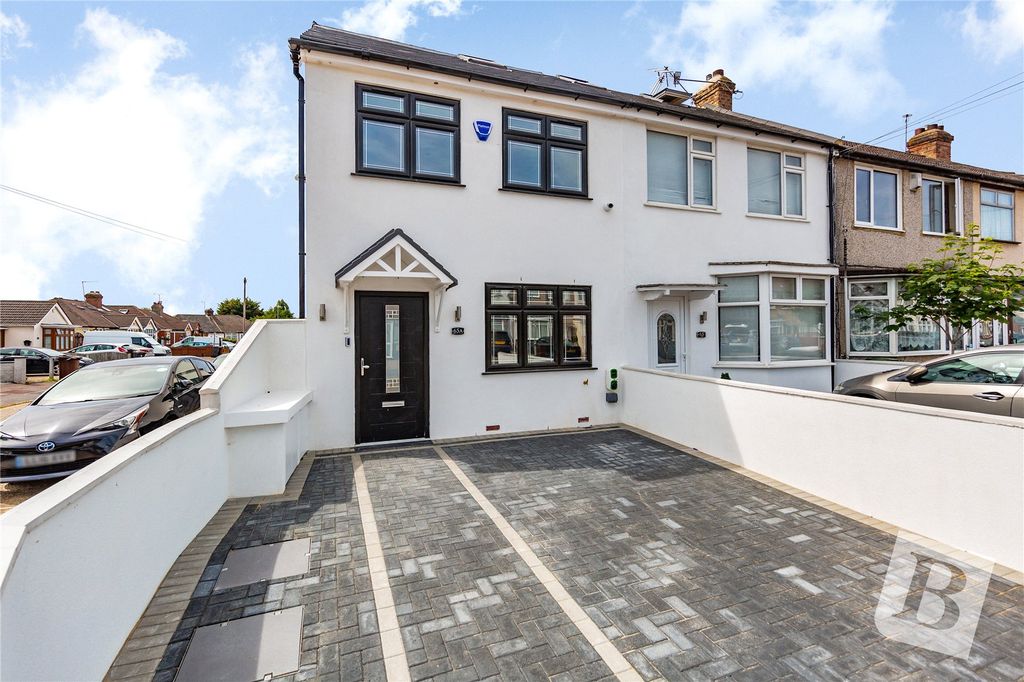 Property photo 1 of 11 Front