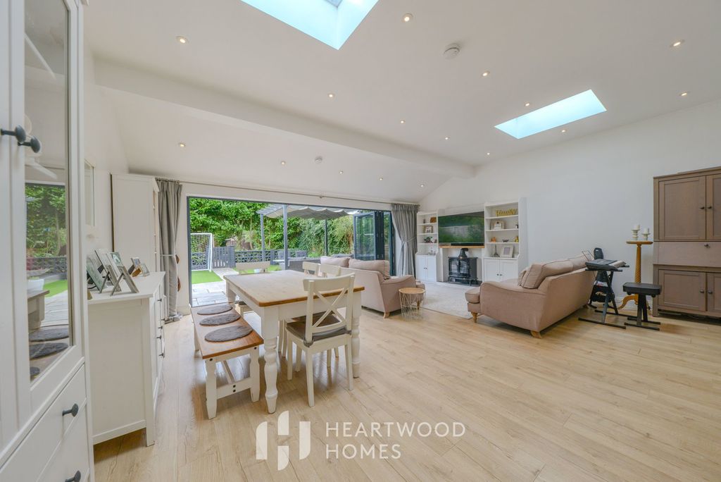 Property photo 3 of 29