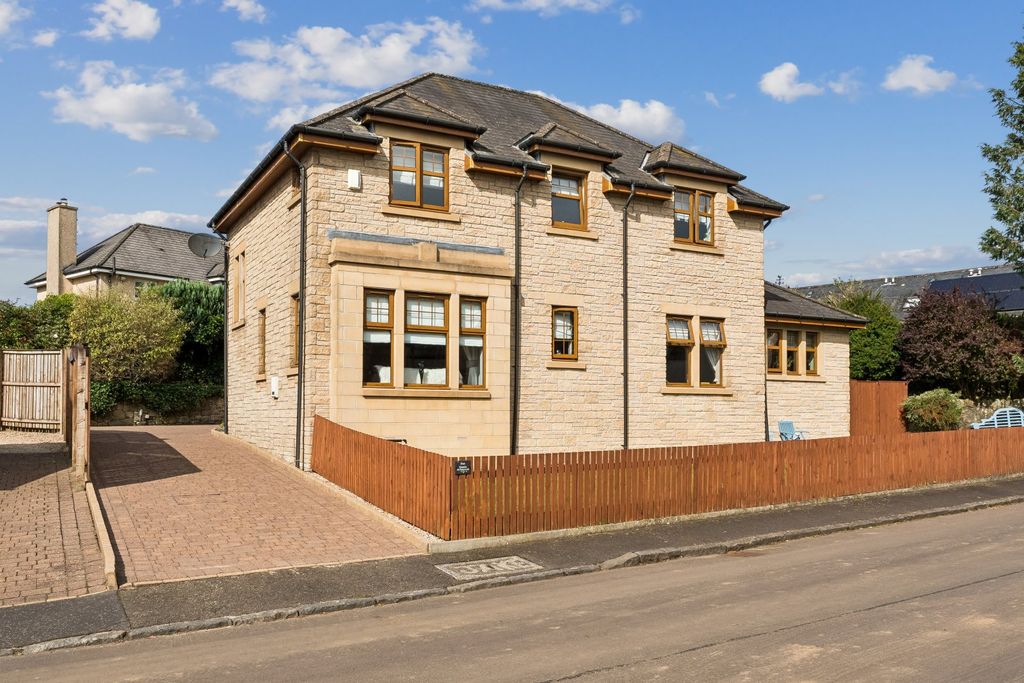 Property photo 1 of 33 Picture No. 34