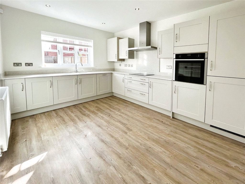 Property photo 2 of 12 Picture No. 09