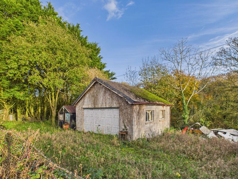 Property photo 3 of 6 Photo 4