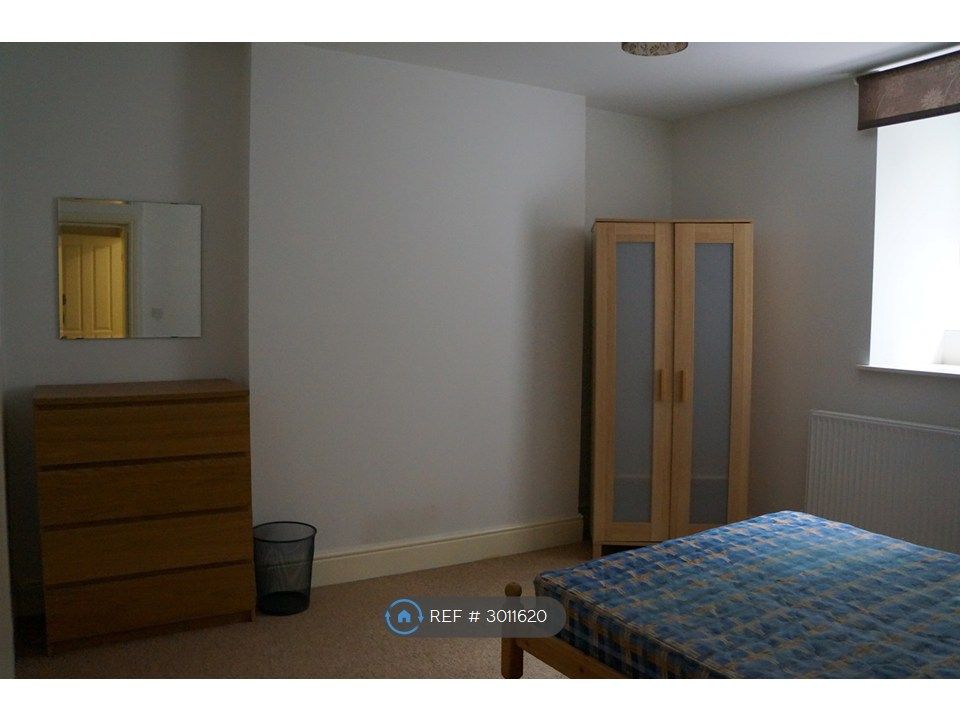 Property photo 2 of 8 Bedroom