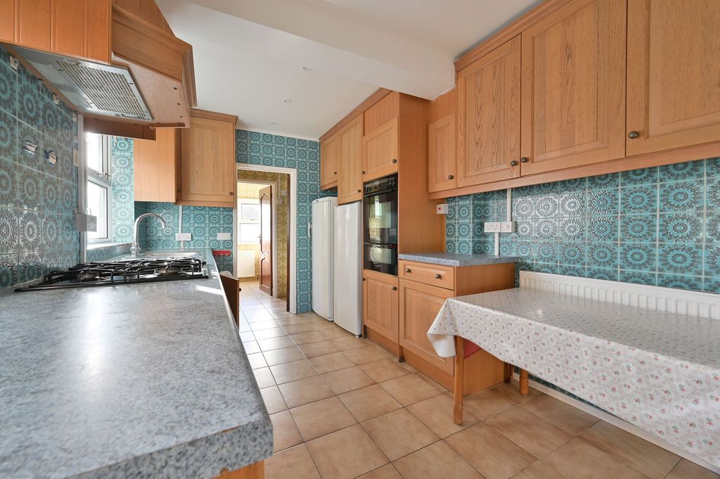 Property photo 3 of 18