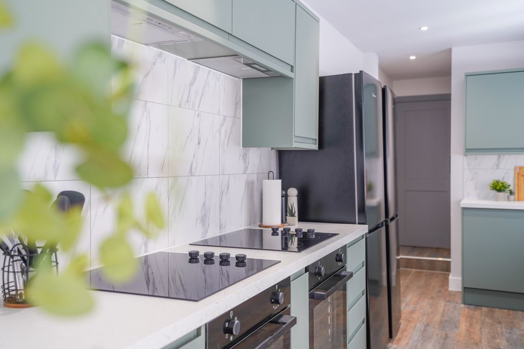 Property photo 1 of 47 Kitchen 6