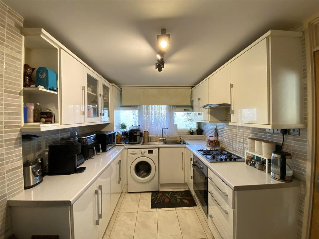 Property photo 3 of 11 Image00019.Jpeg