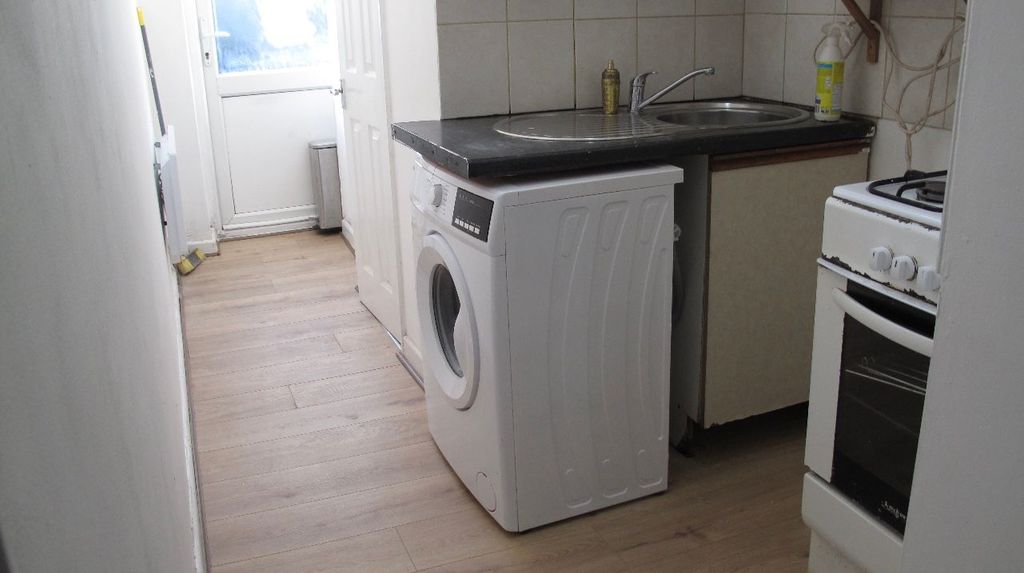 Property photo 2 of 3