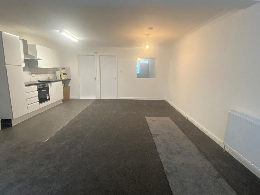 Property photo 3 of 15 5083442