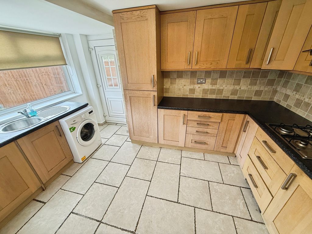 Property photo 3 of 11 Photo 8