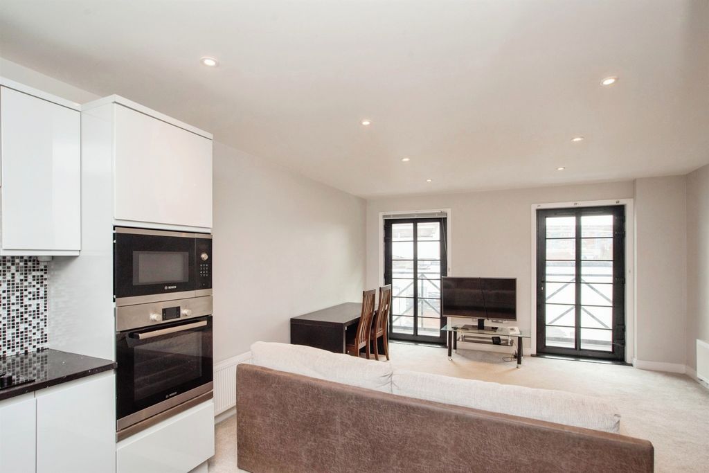 Property photo 1 of 9 Living Room