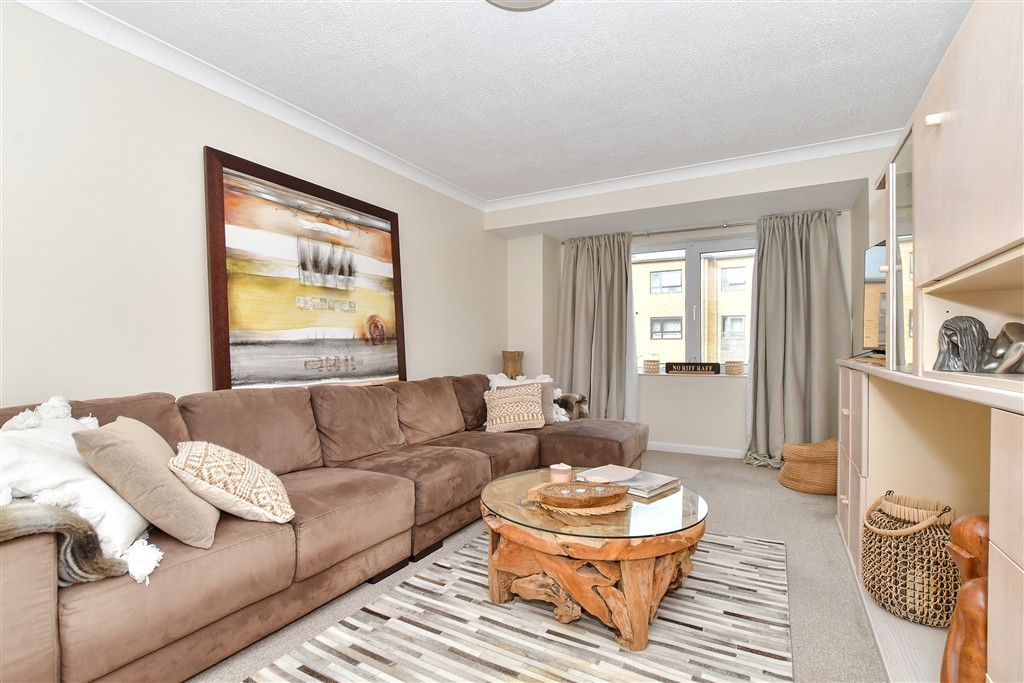 Property photo 1 of 11 Lounge/Diner