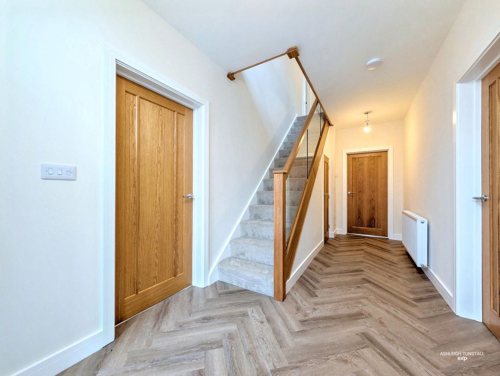 Property photo 2 of 26