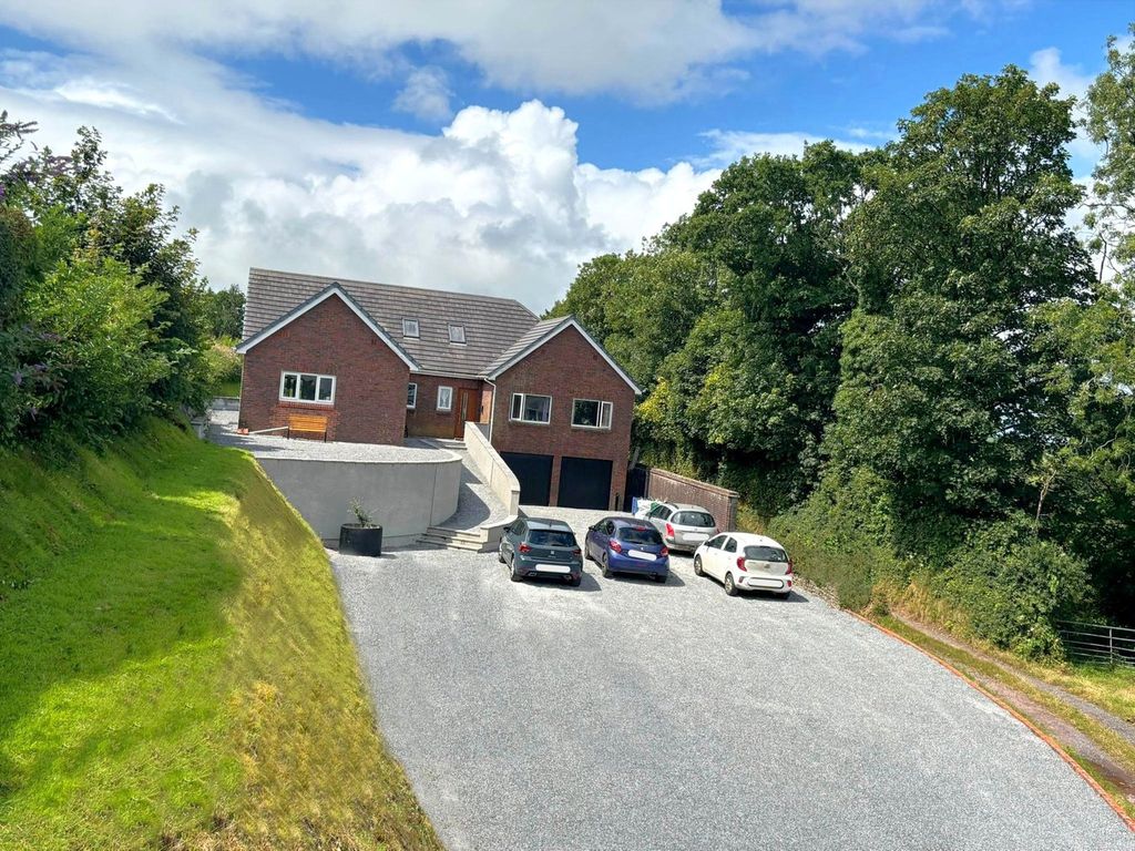 Property photo 1 of 22