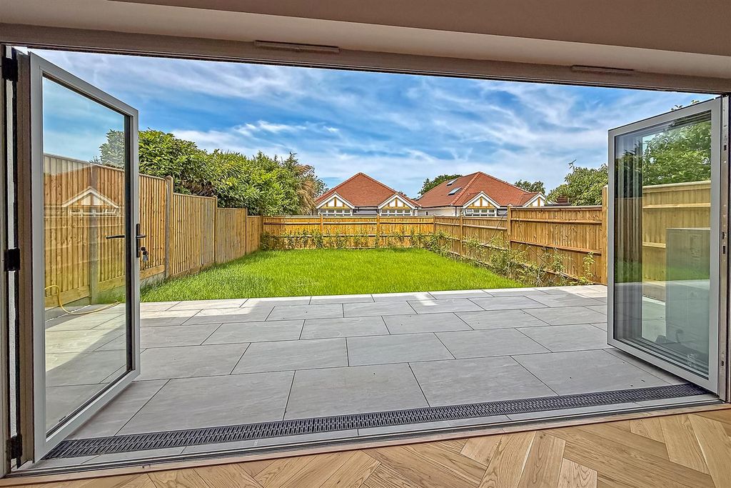 Property photo 3 of 28 6Highfieldroad-78.Jpg