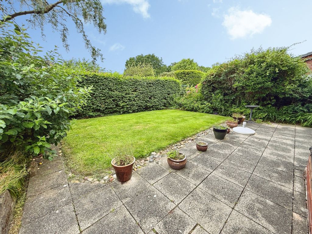 Property photo 2 of 16 Garden