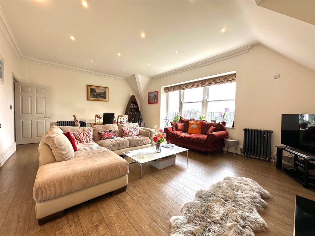 Property photo 3 of 17 Picture No. 14