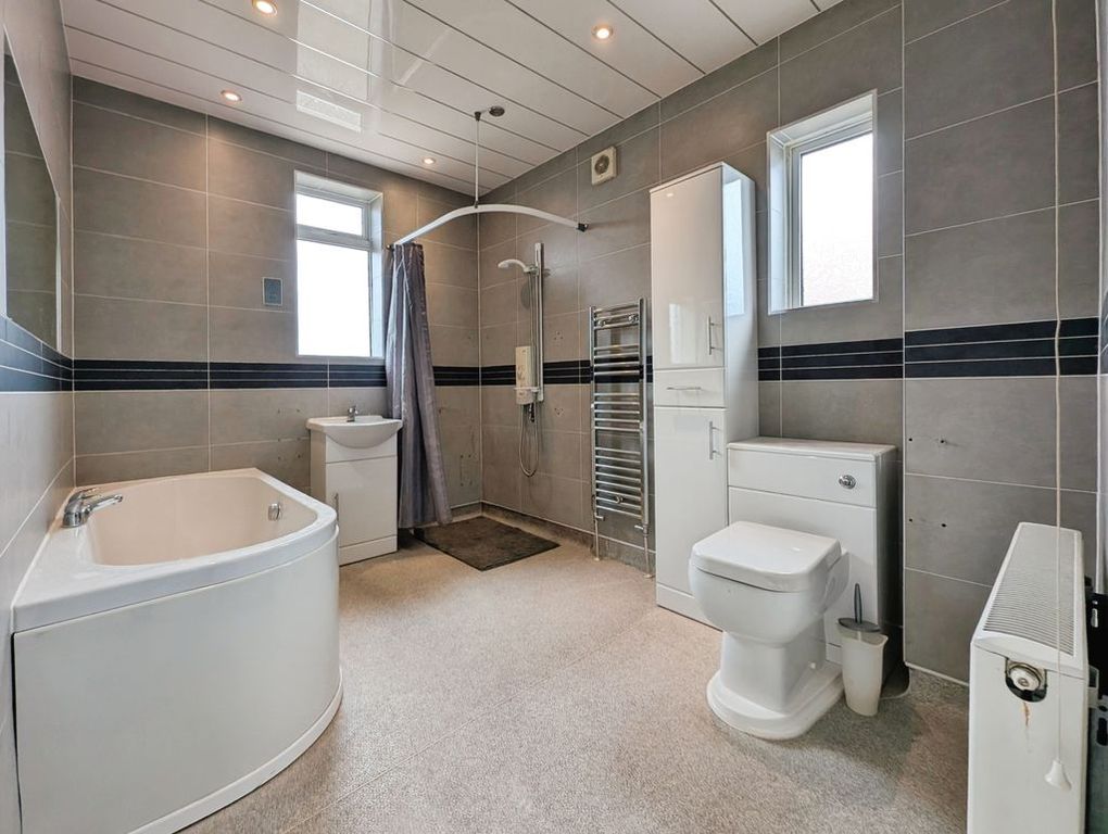 Property photo 2 of 13 Photo 1