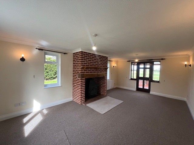 Property photo 3 of 25 Living Room