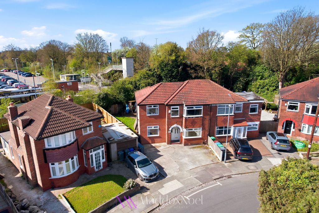 Property photo 1 of 27