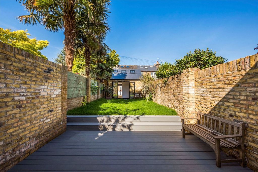 Property photo 3 of 7