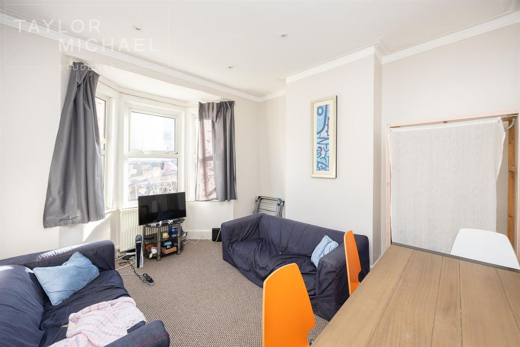 Property photo 2 of 9 Living Room