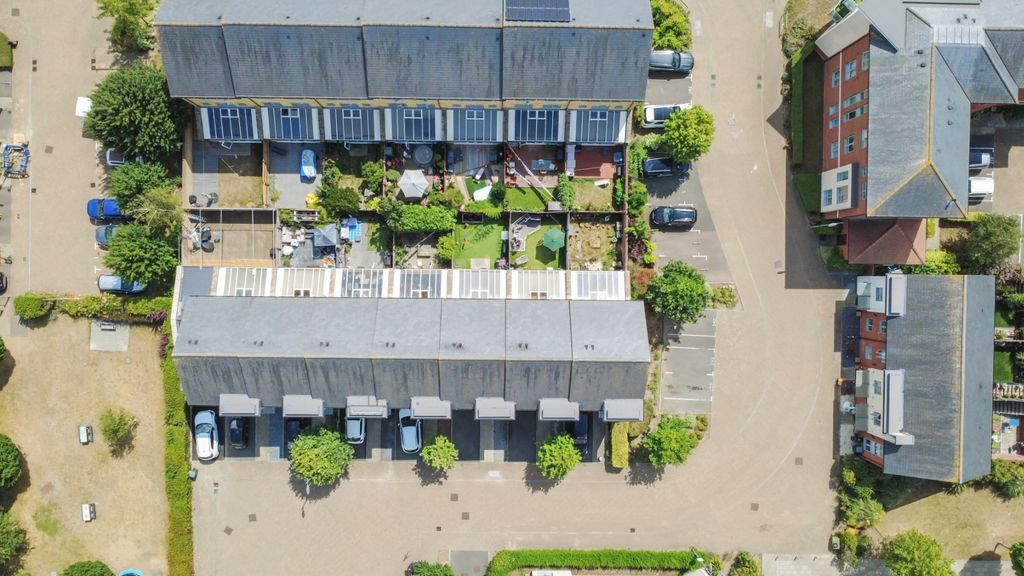 Property photo 2 of 17 5112131