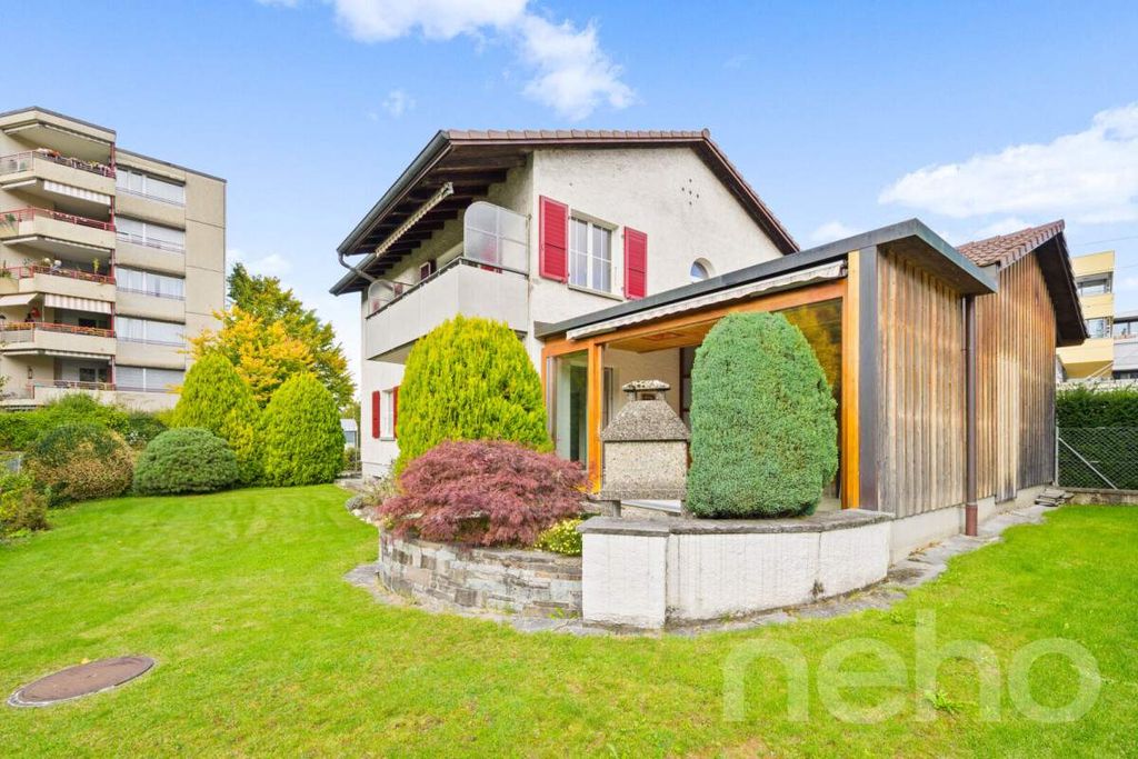 Property photo 2 of 12