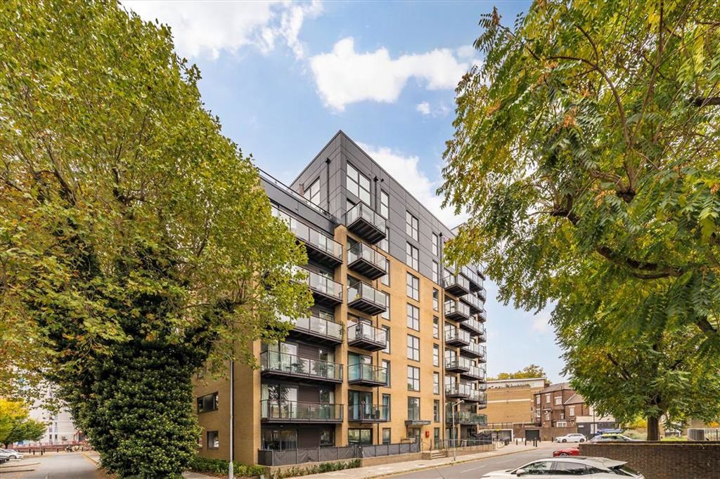 Property photo 1 of 8