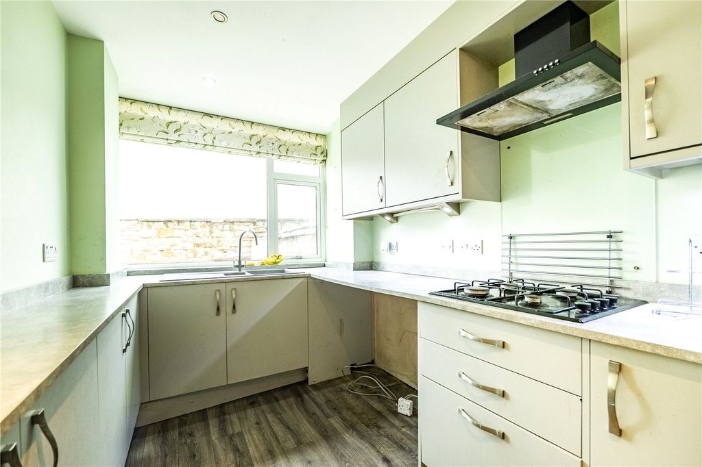 Property photo 2 of 11 Kitchen