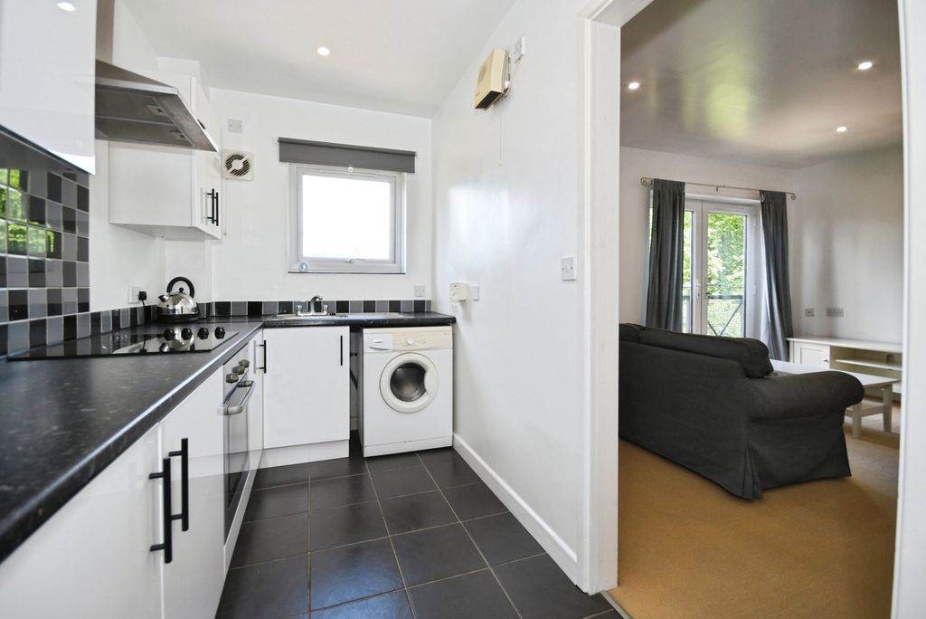 Property photo 3 of 17 Photo