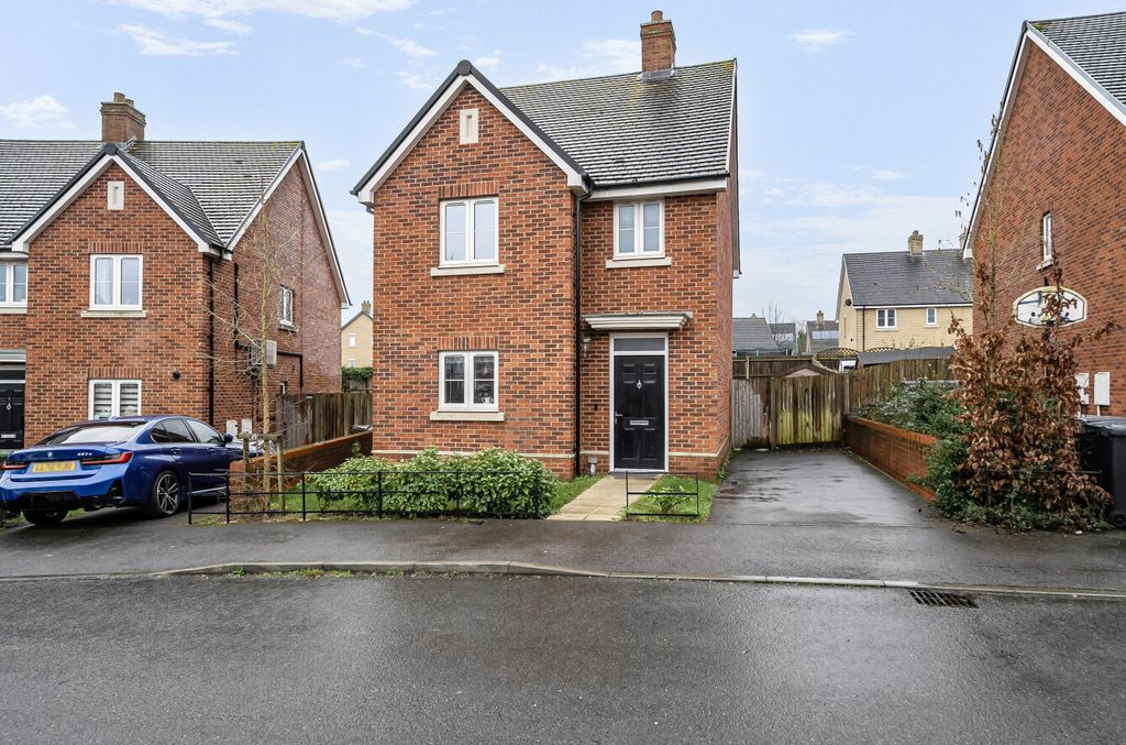 Property photo 1 of 11 1400864-24-6985F6...