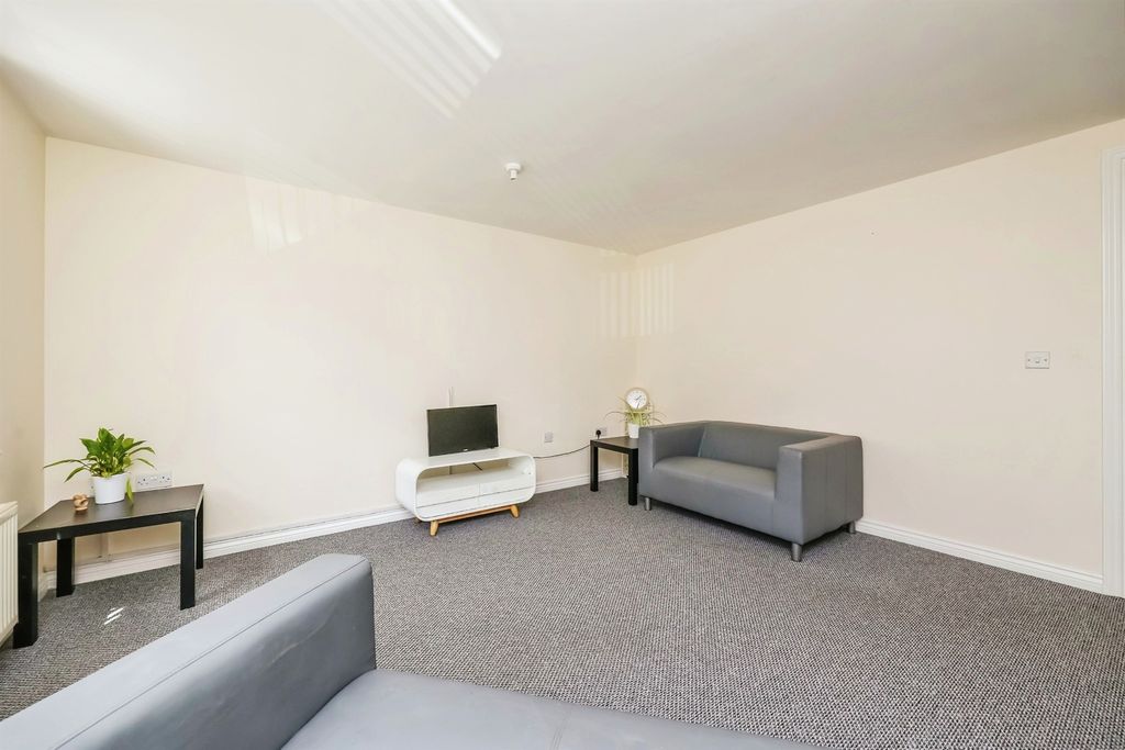 Additional image 7 of 2 bed flat for salePalmerston Road, Ilkeston DE7