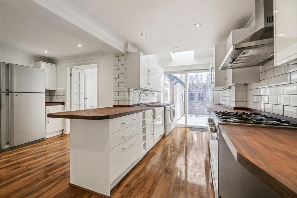 Property photo 2 of 30 Dsc00318.Jpg