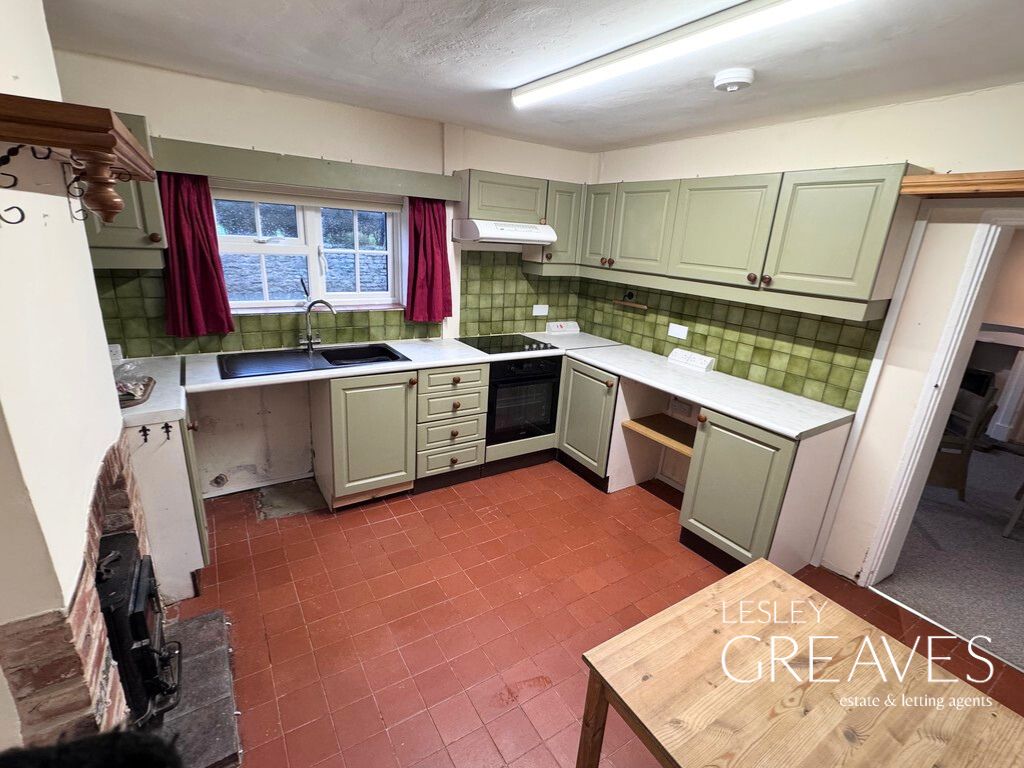 Property photo 3 of 14 Kitchen