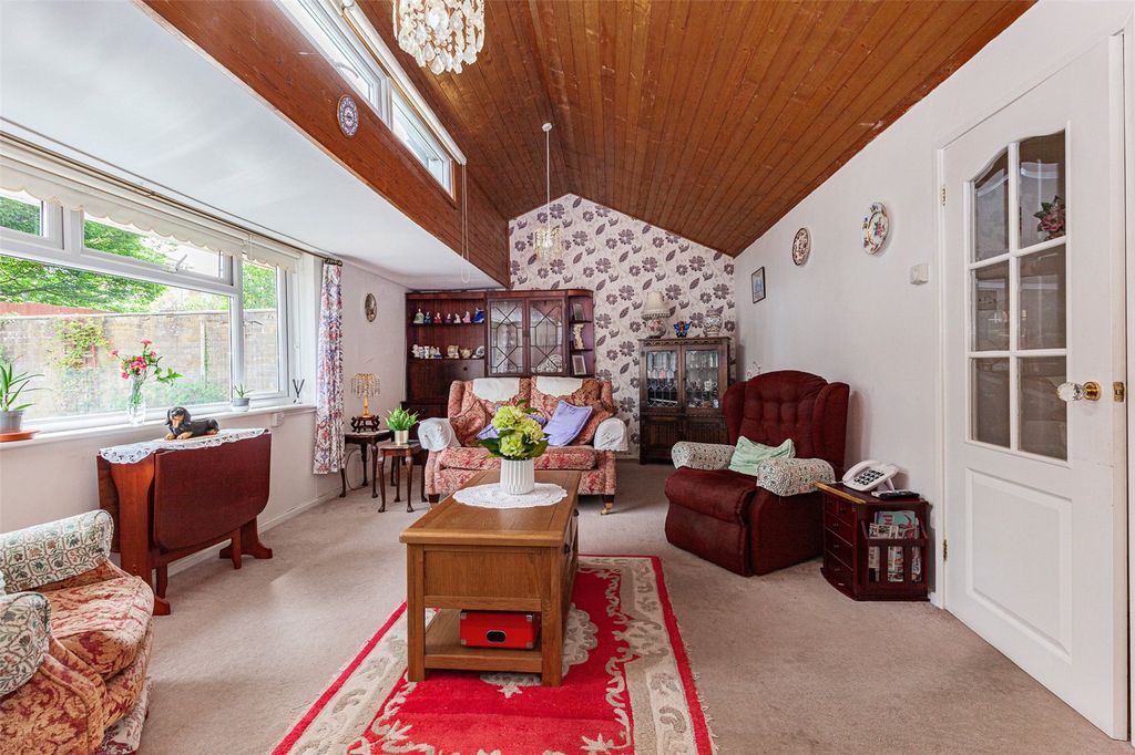 Property photo 2 of 16 Picture No. 19